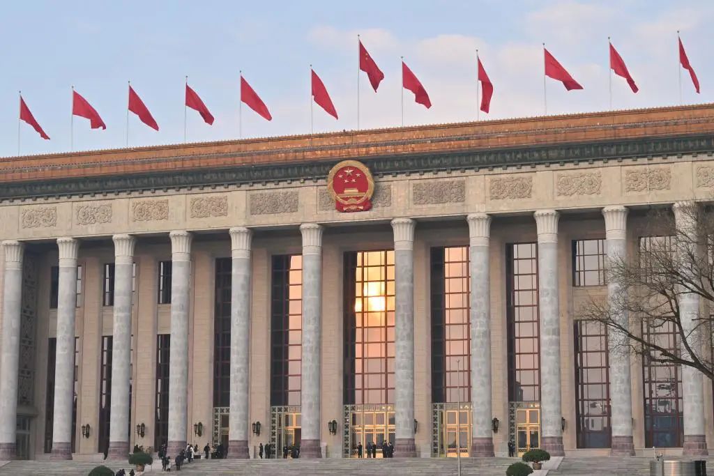 李強提到：新型儲能、“沙戈荒”、海上風電